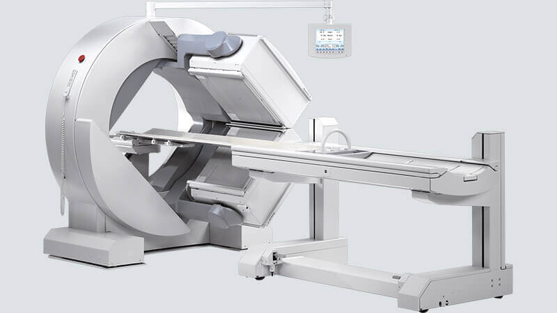 How does a gamma camera scan work?